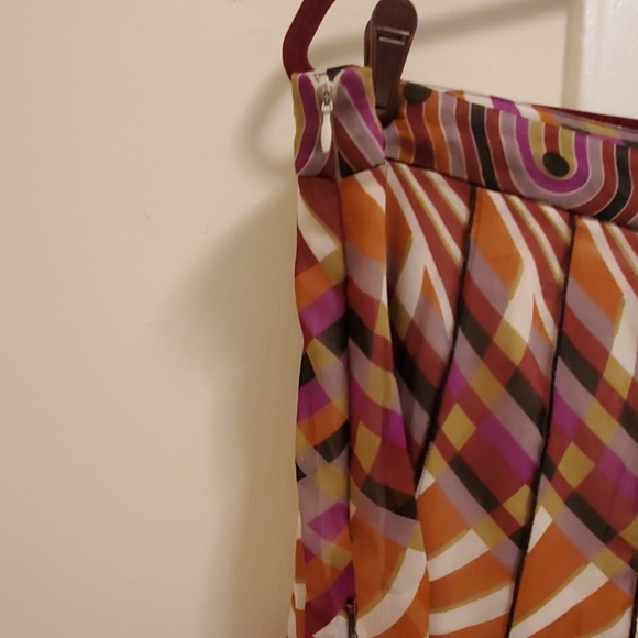 Purple multi colored pleated skirt - Picture 4 of 4